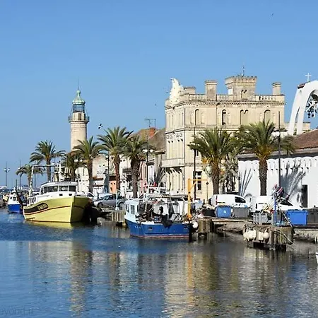 Moderne Avec Toutes Les Commodites, Proche De La Villa *