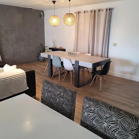 Moderne Avec Toutes Les Commodites, Proche De La *